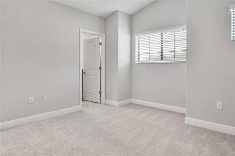 House in New Port Richey, Florida 4 bedrooms, 246.1 sq.m. № 1905006 - photo 29