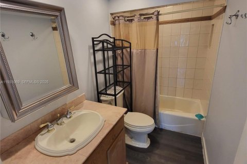 Copropriété à louer à Key Biscayne, Floride: 2 chambres, 102.19 m2 № 1989837 - photo 11