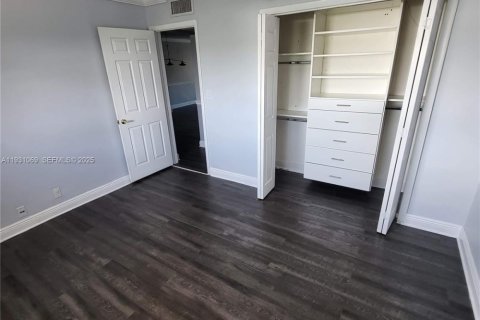 Copropriété à louer à Key Biscayne, Floride: 2 chambres, 102.19 m2 № 1989837 - photo 9