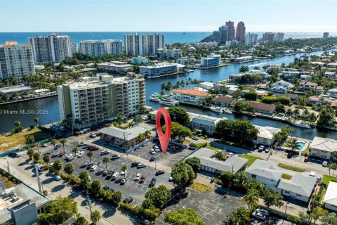 Propiedad comercial en venta en Fort Lauderdale, Florida № 1974435 - foto 4
