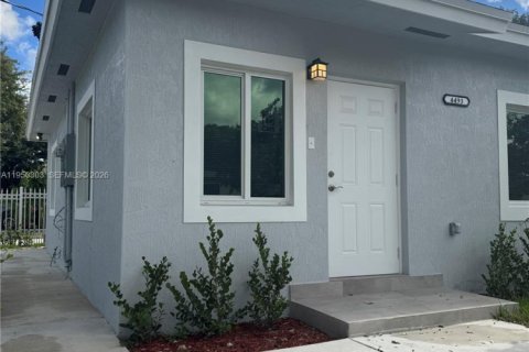 Дом в Майами, Флорида 3 спальни № 2005861