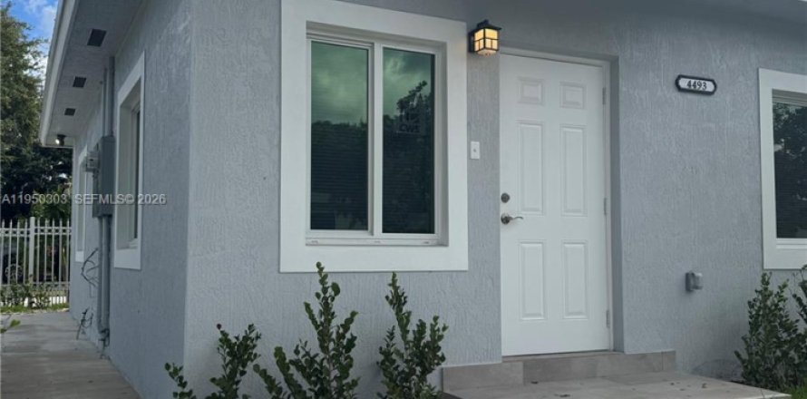 Дом в Майами, Флорида 3 спальни № 2005861