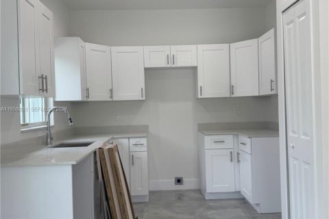 Снять в аренду виллу или дом в Майами, Флорида 3 спальни, № 2005861 - фото 8