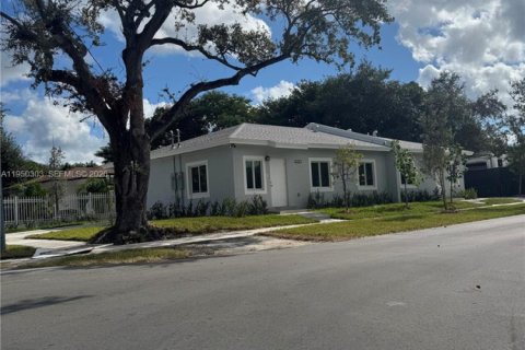 Снять в аренду виллу или дом в Майами, Флорида 3 спальни, № 2005861 - фото 16