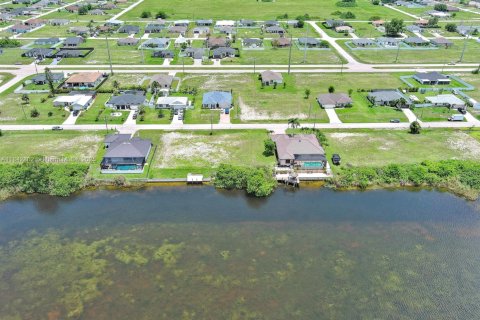 Terreno en venta en Cape Coral, Florida № 1836055 - foto 14