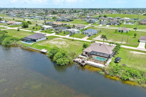Terreno en venta en Cape Coral, Florida № 1836055 - foto 26