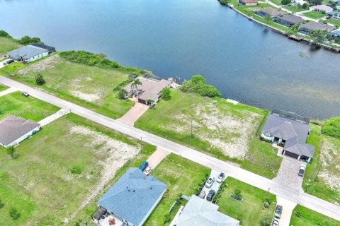 Terreno en venta en Cape Coral, Florida № 1836055 - foto 7