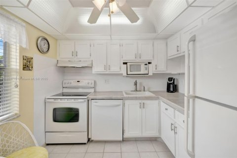Condo in Margate, Florida, 2 bedrooms  № 1874841 - photo 13