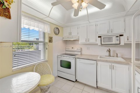 Condo in Margate, Florida, 2 bedrooms  № 1874841 - photo 12