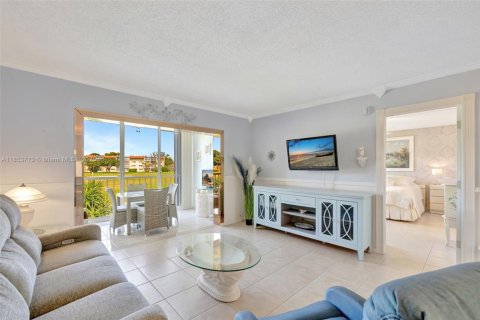 Condo in Margate, Florida, 2 bedrooms  № 1874841 - photo 18
