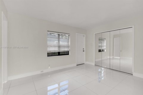 Casa en alquiler en Oakland Park, Florida, 3 dormitorios, 109.44 m2 № 2045135 - foto 17