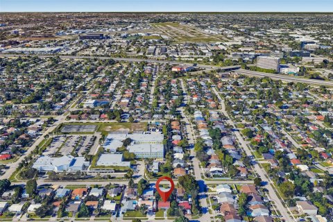 Casa en alquiler en Oakland Park, Florida, 3 dormitorios, 109.44 m2 № 2045135 - foto 29