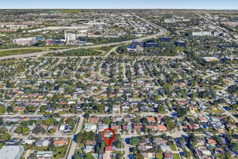 Casa en alquiler en Oakland Park, Florida, 3 dormitorios, 109.44 m2 № 2045135 - foto 30