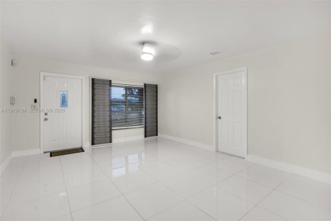 Casa en alquiler en Oakland Park, Florida, 3 dormitorios, 109.44 m2 № 2045135 - foto 7