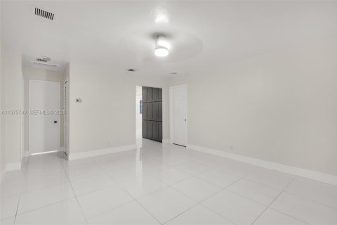Casa en alquiler en Oakland Park, Florida, 3 dormitorios, 109.44 m2 № 2045135 - foto 6