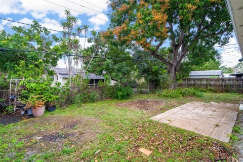 Casa en alquiler en Oakland Park, Florida, 3 dormitorios, 109.44 m2 № 2045135 - foto 24