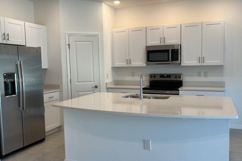 Adosado en alquiler en Davenport, Florida, 3 dormitorios, 127.55 m2 № 1852392 - foto 4