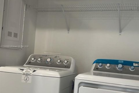 Adosado en alquiler en Davenport, Florida, 3 dormitorios, 127.55 m2 № 1852392 - foto 9