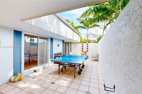 House in Miami, Florida 4 bedrooms, 143.26 sq.m. № 1965547 - photo 6