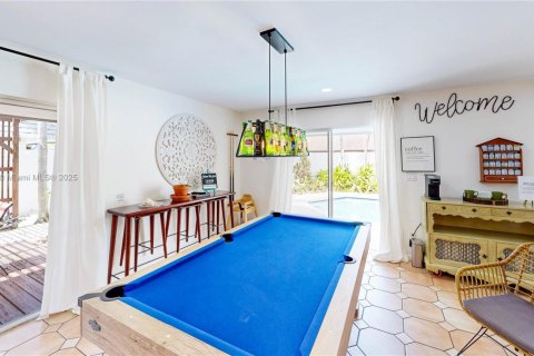 House in Miami, Florida 4 bedrooms, 143.26 sq.m. № 1965547 - photo 17
