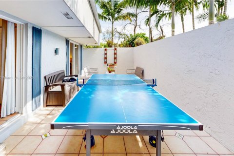 House in Miami, Florida 4 bedrooms, 143.26 sq.m. № 1965547 - photo 7