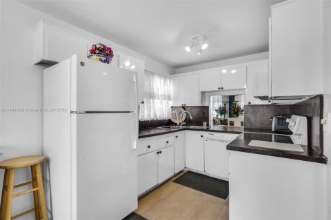 Copropriété à vendre à Tamarac, Floride: 2 chambres, 99.41 m2 № 1842422 - photo 5
