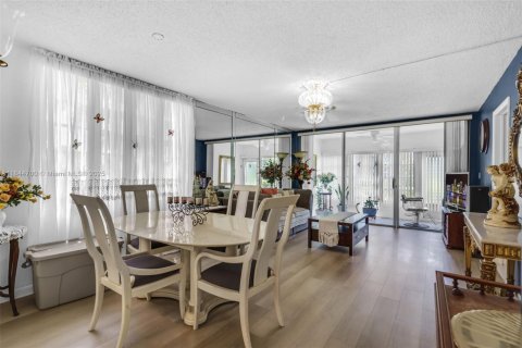 Copropriété à vendre à Tamarac, Floride: 2 chambres, 99.41 m2 № 1842422 - photo 8