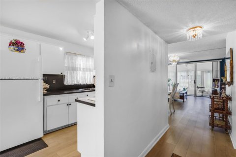 Copropriété à vendre à Tamarac, Floride: 2 chambres, 99.41 m2 № 1842422 - photo 7