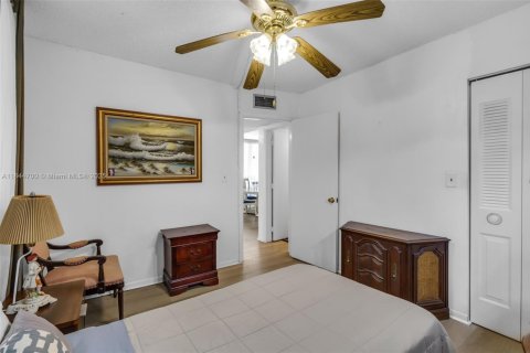 Copropriété à vendre à Tamarac, Floride: 2 chambres, 99.41 m2 № 1842422 - photo 15