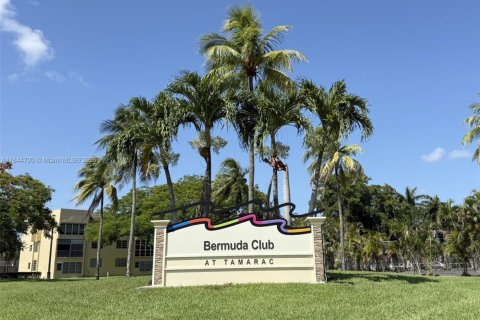 Copropriété à vendre à Tamarac, Floride: 2 chambres, 99.41 m2 № 1842422 - photo 1