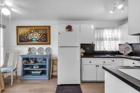 Copropriété à vendre à Tamarac, Floride: 2 chambres, 99.41 m2 № 1842422 - photo 3