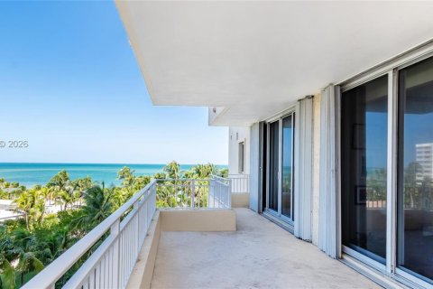 Condominio en venta en Key Biscayne, Florida, 4 dormitorios, 332.68 m2 № 2028544 - foto 23