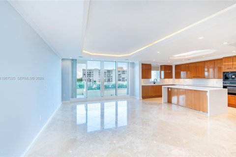 Condominio en venta en Key Biscayne, Florida, 4 dormitorios, 332.68 m2 № 2028544 - foto 8