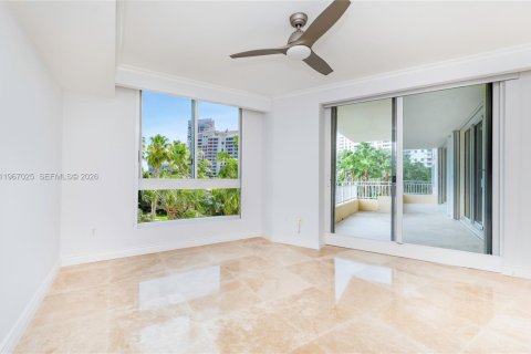 Condominio en venta en Key Biscayne, Florida, 4 dormitorios, 332.68 m2 № 2028544 - foto 16
