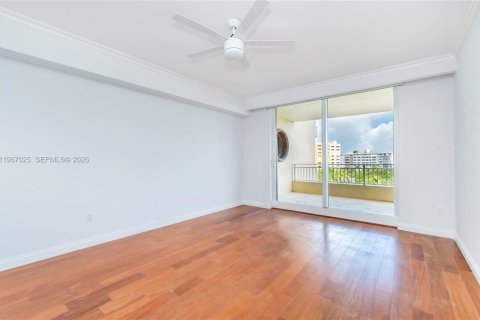 Condominio en venta en Key Biscayne, Florida, 4 dormitorios, 332.68 m2 № 2028544 - foto 19