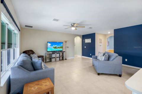 House in Punta Gorda, Florida 3 bedrooms, 212.93 sq.m. № 1780794 - photo 11