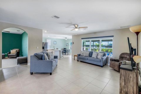 House in Punta Gorda, Florida 3 bedrooms, 212.93 sq.m. № 1780794 - photo 10