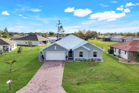 House in Punta Gorda, Florida 3 bedrooms, 212.93 sq.m. № 1780794 - photo 5