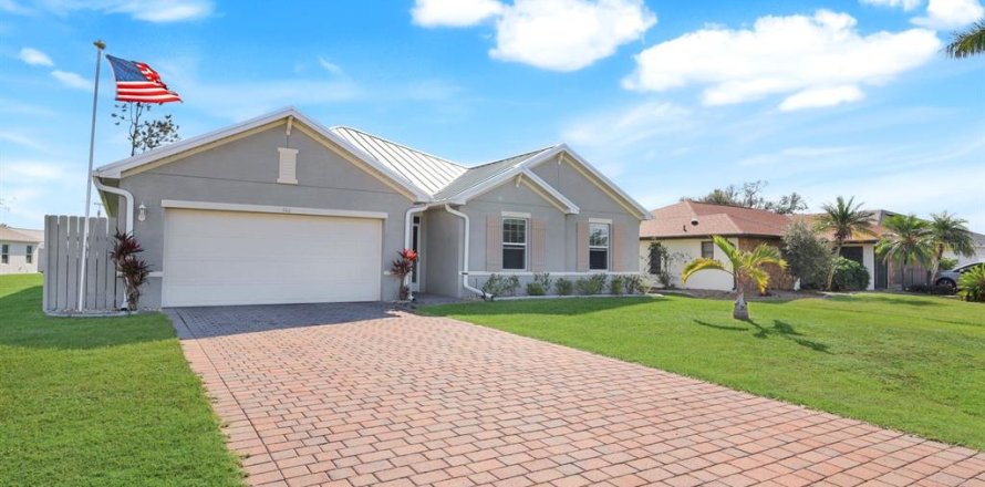 House in Punta Gorda, Florida 3 bedrooms, 212.93 sq.m. № 1780794