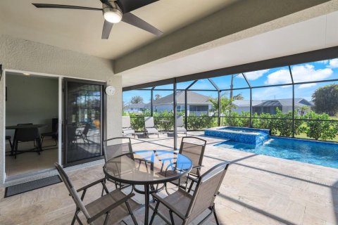 House in Punta Gorda, Florida 3 bedrooms, 212.93 sq.m. № 1780794 - photo 28