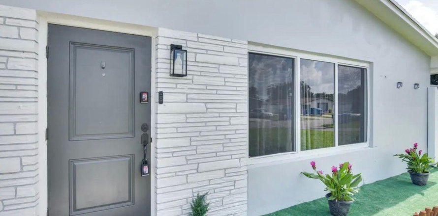 Villa ou maison à Hollywood, Floride 3 chambres, 106.28 m2 № 1208016