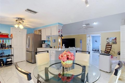 Villa ou maison à vendre à Hudson, Floride: 2 chambres, 129.51 m2 № 2398828 - photo 18