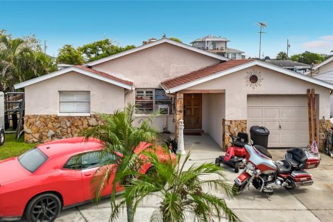 Villa ou maison à Hudson, Floride 2 chambres, 129.51 m2 № 2398828