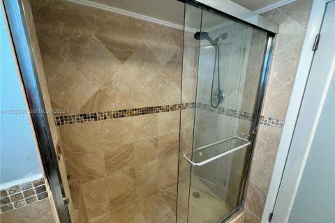 Condominio en alquiler en Miami Beach, Florida, 35.67 m2 № 2048446 - foto 7