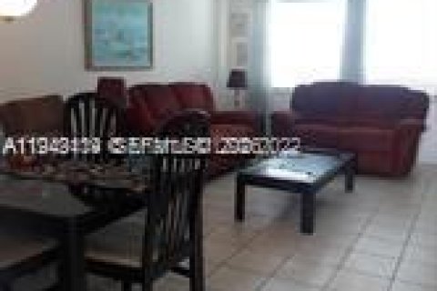 Condo in Lauderdale Lakes, Florida, 1 bedroom № 1999589 - photo 21