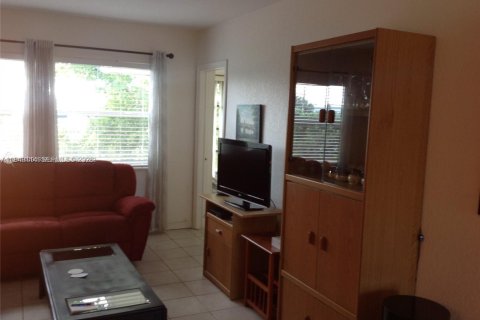 Condo in Lauderdale Lakes, Florida, 1 bedroom № 1999589 - photo 19