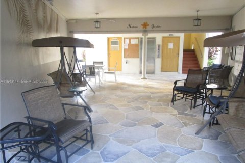 Condo in Lauderdale Lakes, Florida, 1 bedroom № 1999589 - photo 11