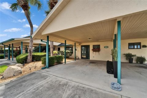 Condo in Apollo Beach, Florida, 2 bedrooms  № 1761068 - photo 8