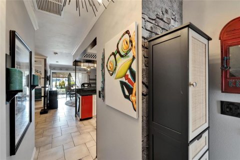 Condo in Apollo Beach, Florida, 2 bedrooms  № 1761068 - photo 12