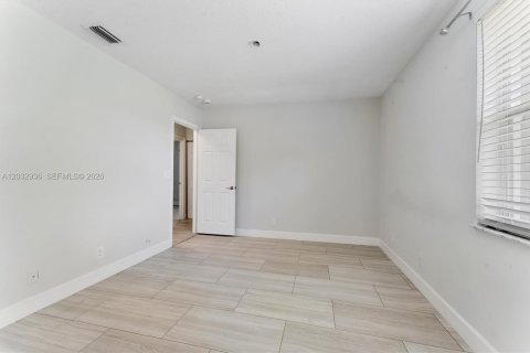 Villa ou maison à vendre à Coconut Creek, Floride: 4 chambres, 222.41 m2 № 2085749 - photo 24